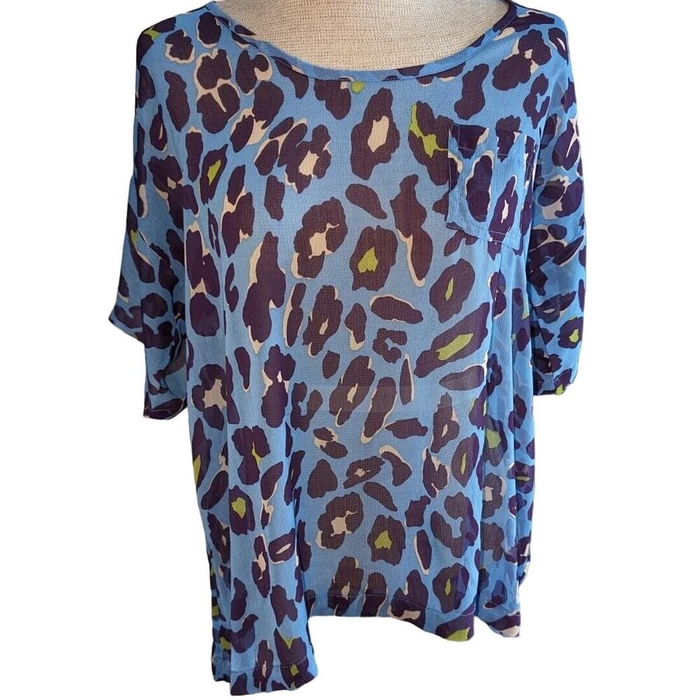 LOGO Lori Goldstein Animal Print Blouse Sz Small Blue Short Sleeve Lightweight